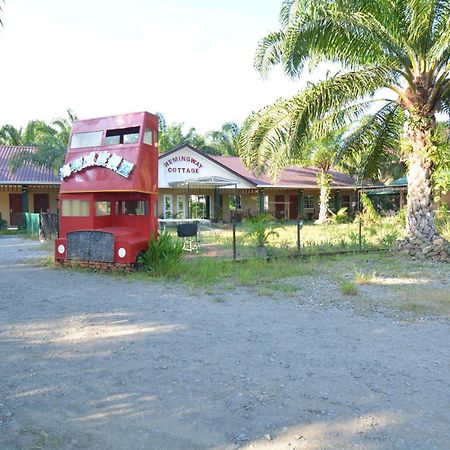 Hemingway Cottage 海明威度假屋 Semporna Exterior foto